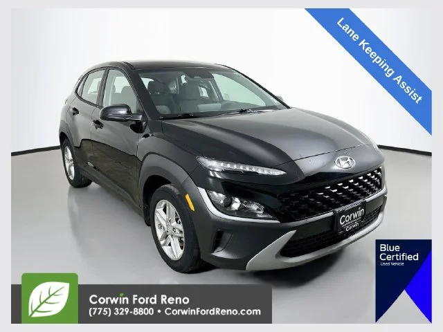 Used 2022 Ultra Black Hyundai SE image 1