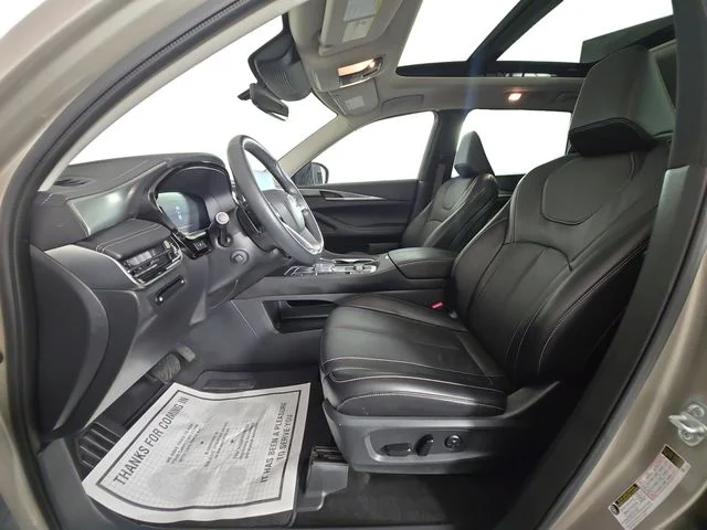 Used 2025 Beige INFINITI LUXE image 9