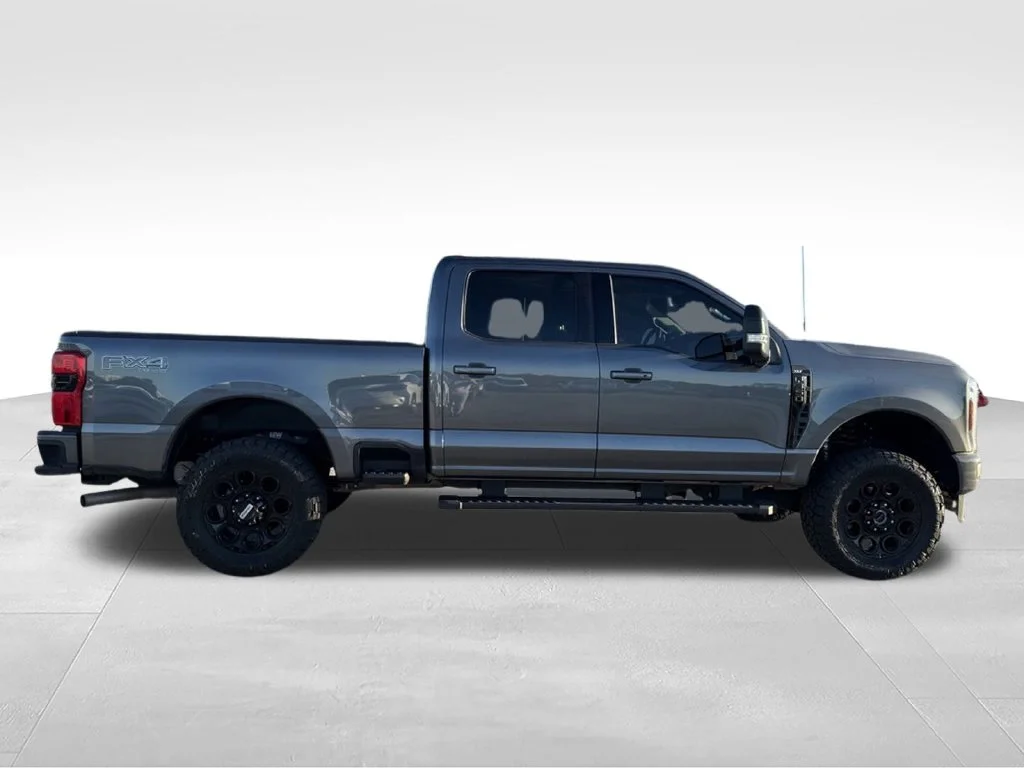 Used 2025 Gray Ford XLT image 28