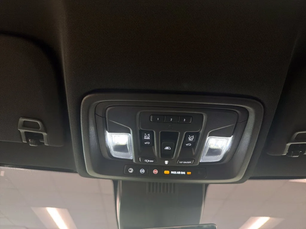 Used 2024 Summit White GMC AT4 image 18