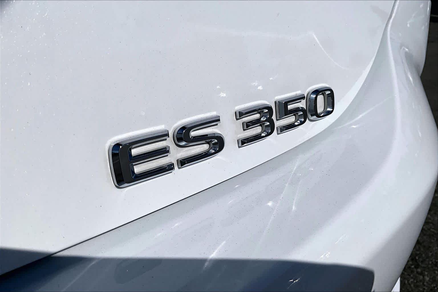 Certified Used 2023 ULTRA WHITE Lexus F SPORT Handling image 9