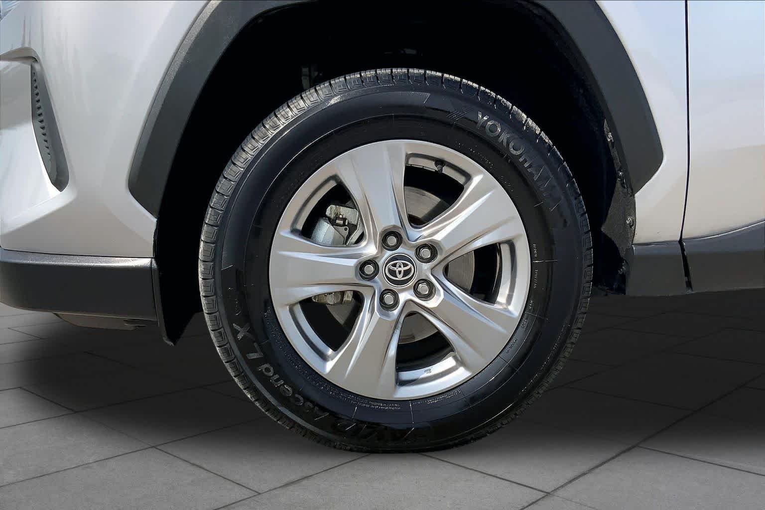 Used 2024 Silver Sky Metallic Toyota Hybrid XLE image 11