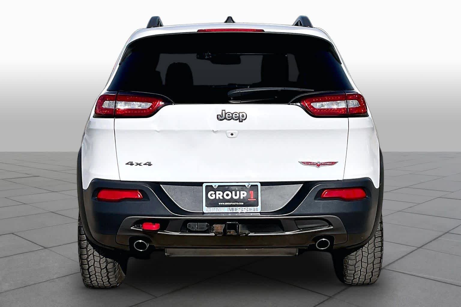 Used 2016 Bright White Clearcoat Jeep Trailhawk image 5