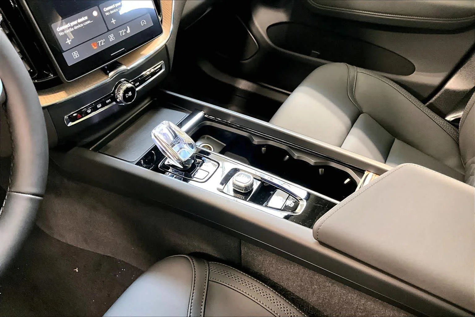 New 2026 Aurora Silver Volvo Plus image 10