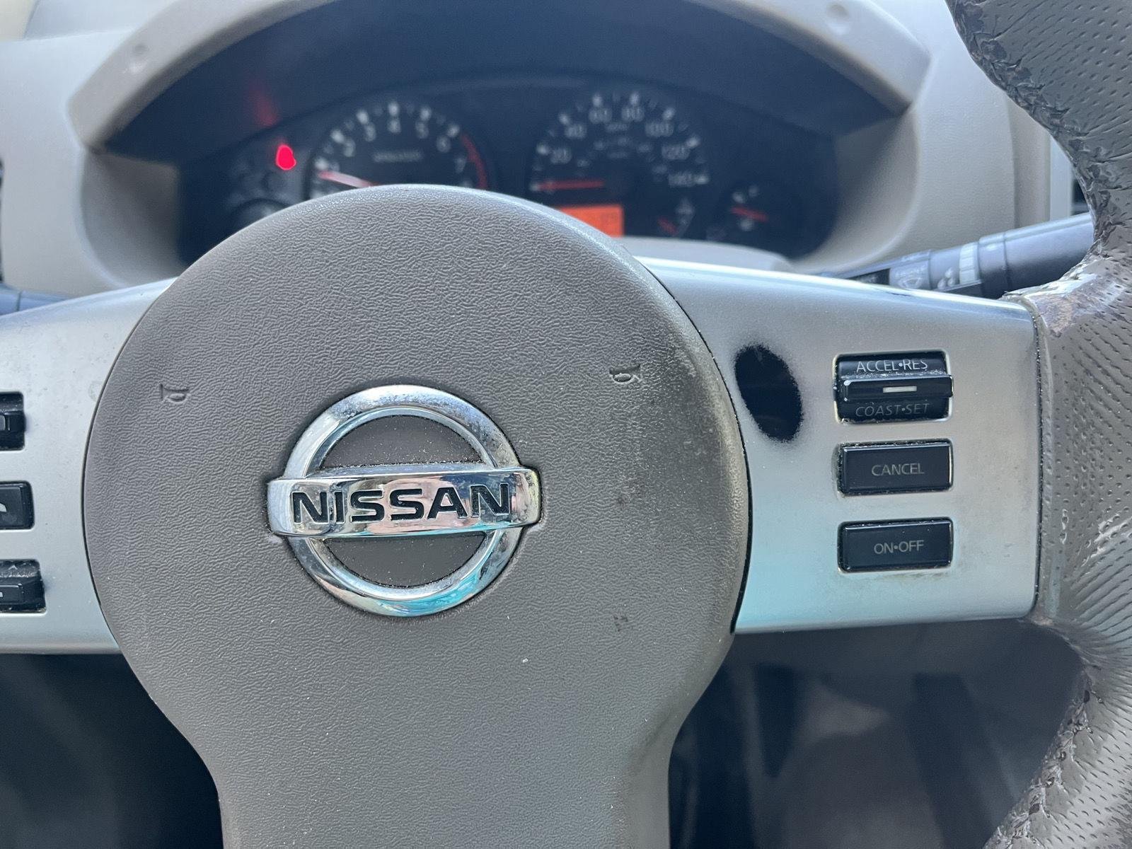 Used 2016 Cayenne Red Nissan SV image 24