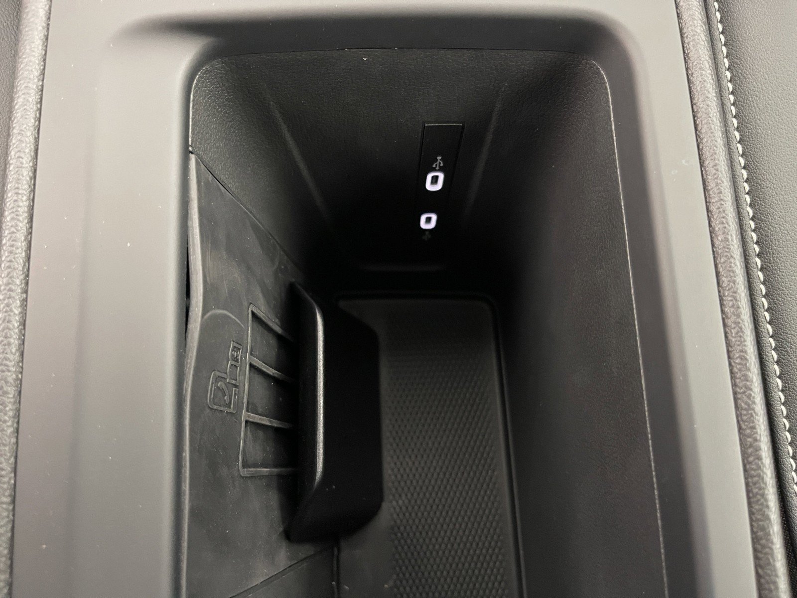 2025 Volkswagen Tiguan SE - Photo 31