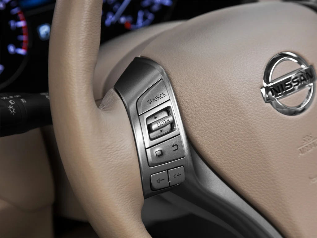 Used 2013 Blue Nissan 2.5 S image 50
