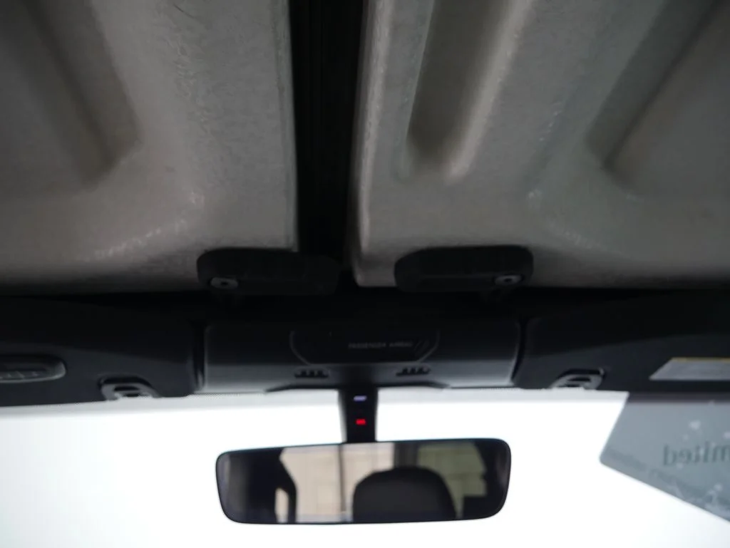 Used 2018 Crystal Metallic Jeep Unlimited Sahara image 33