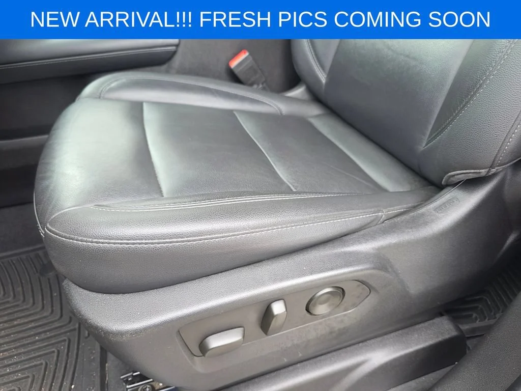 Used 2021 BLACK Chevrolet LT image 9