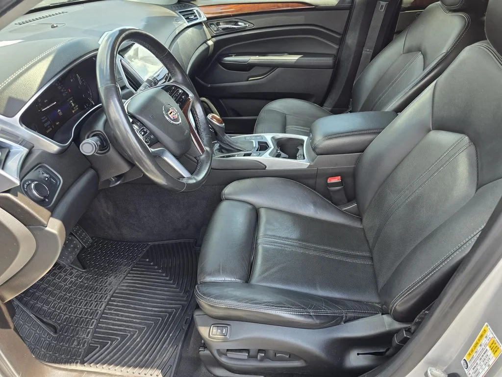 Used 2014 RADIANT SILVER METALLIC Cadillac Luxury Collection image 9