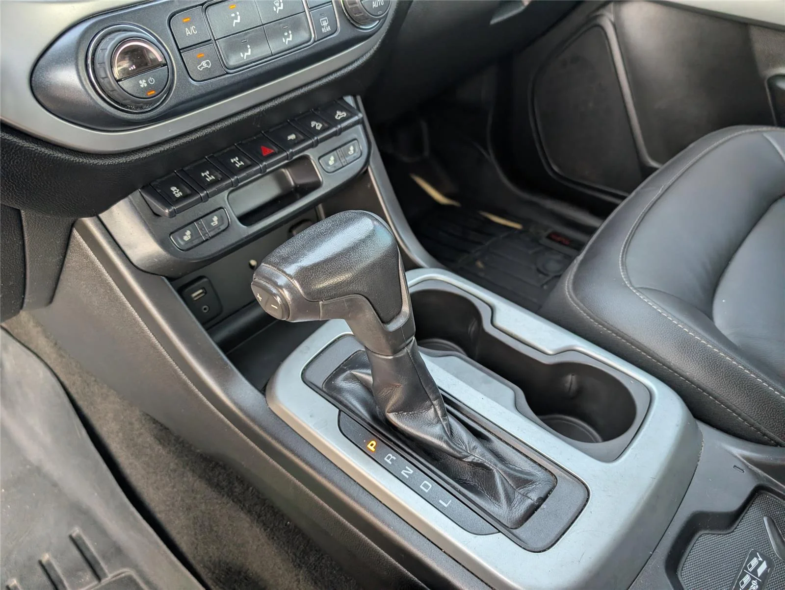 Used 2018 SUMMIT WHITE Chevrolet 4WD ZR2 image 15