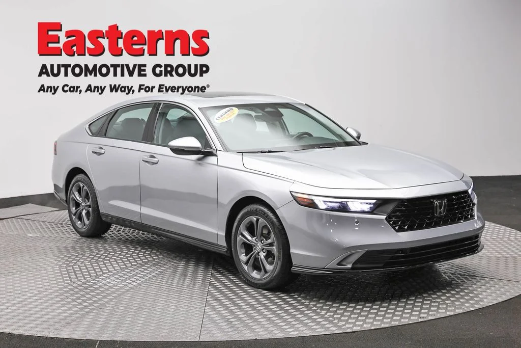 Used 2025 Silver Honda EX-L image 3