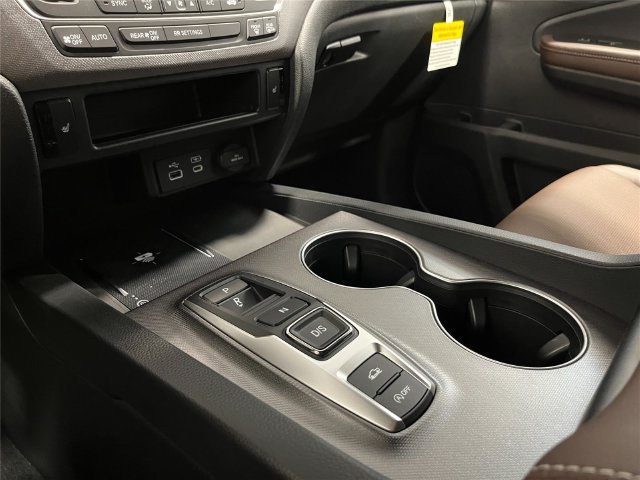 New 2026 Platinum White Pearl Honda RTL image 17