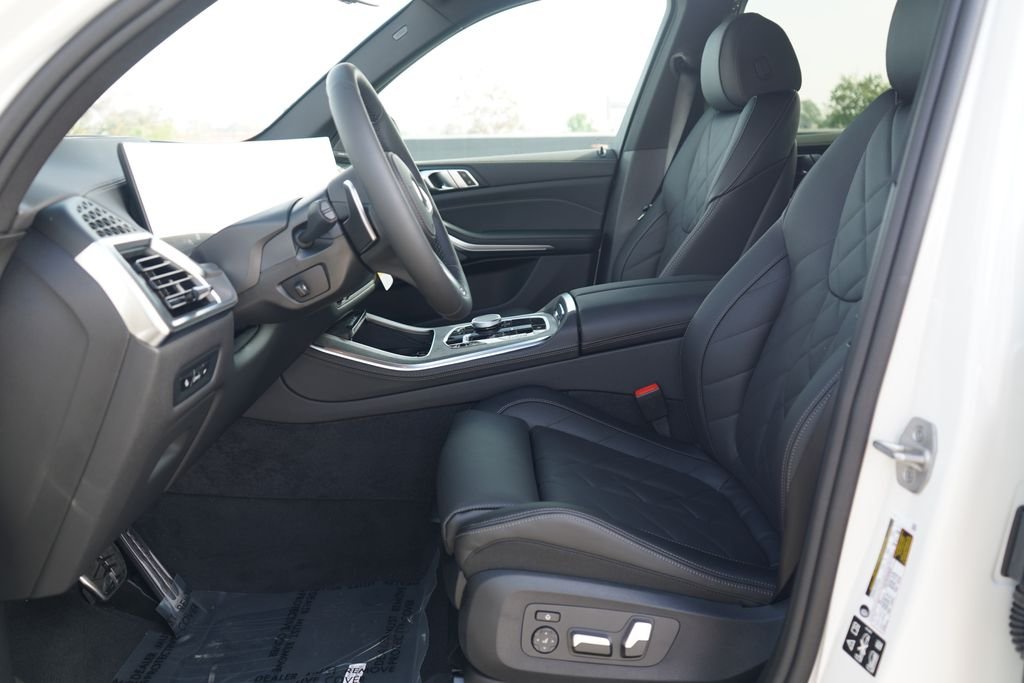 New 2026 Alpine White BMW xDrive40i image 9