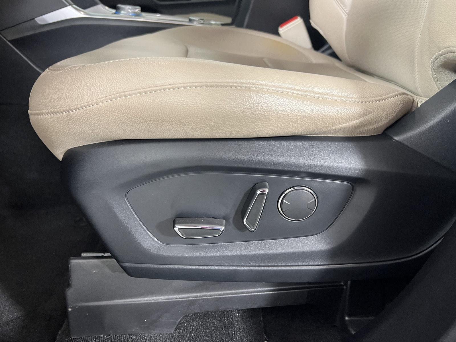 Used 2020 Star White Metallic Tri-Coat Ford Limited image 15