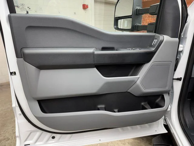2025 Ford F-550 Super Duty Chassis Cab XL - Photo 10