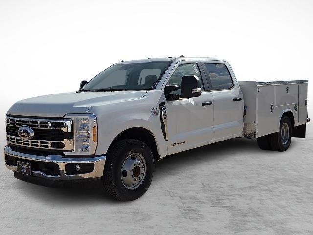 2025 Ford F-350 Super Duty Chassis Cab XL - Photo 30