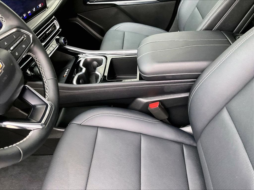 Used 2026 White Chevrolet LT image 21