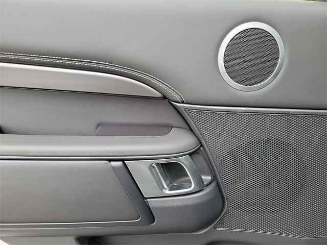 New 2025 Santorini Black Land Rover Metropolitan Edition image 18