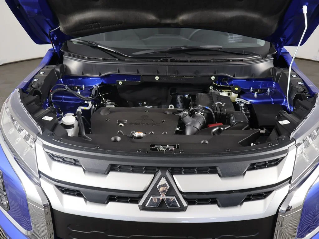 New 2026 Blue Mitsubishi 2.0 ES image 16
