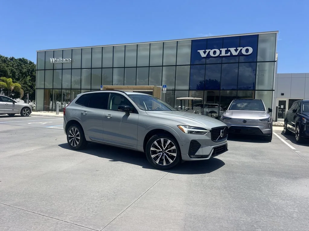 2024 Volvo XC60 B5 Plus Dark Theme AWD's photo