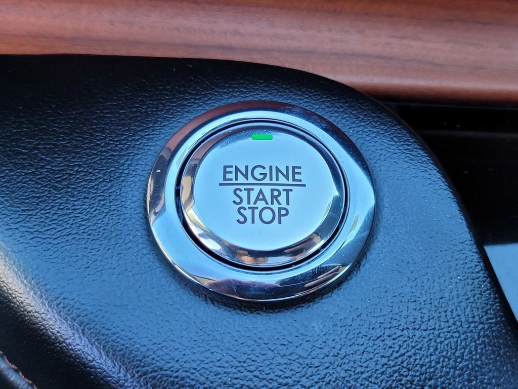 Used 2023 Black Lincoln Reserve image 23