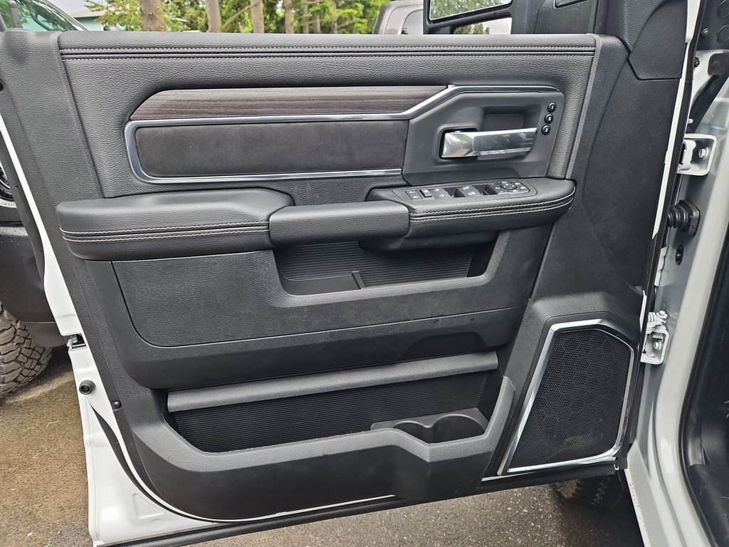 New 2026 Bright White Clear-Coat Exterior Paint RAM Laramie image 11