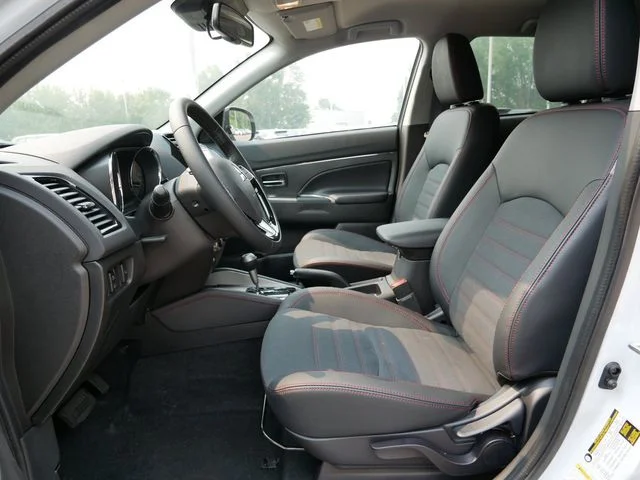 2025 Mitsubishi Outlander Sport SE - Photo 14