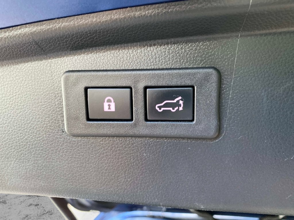 Used 2021 Blue Subaru Premium image 7
