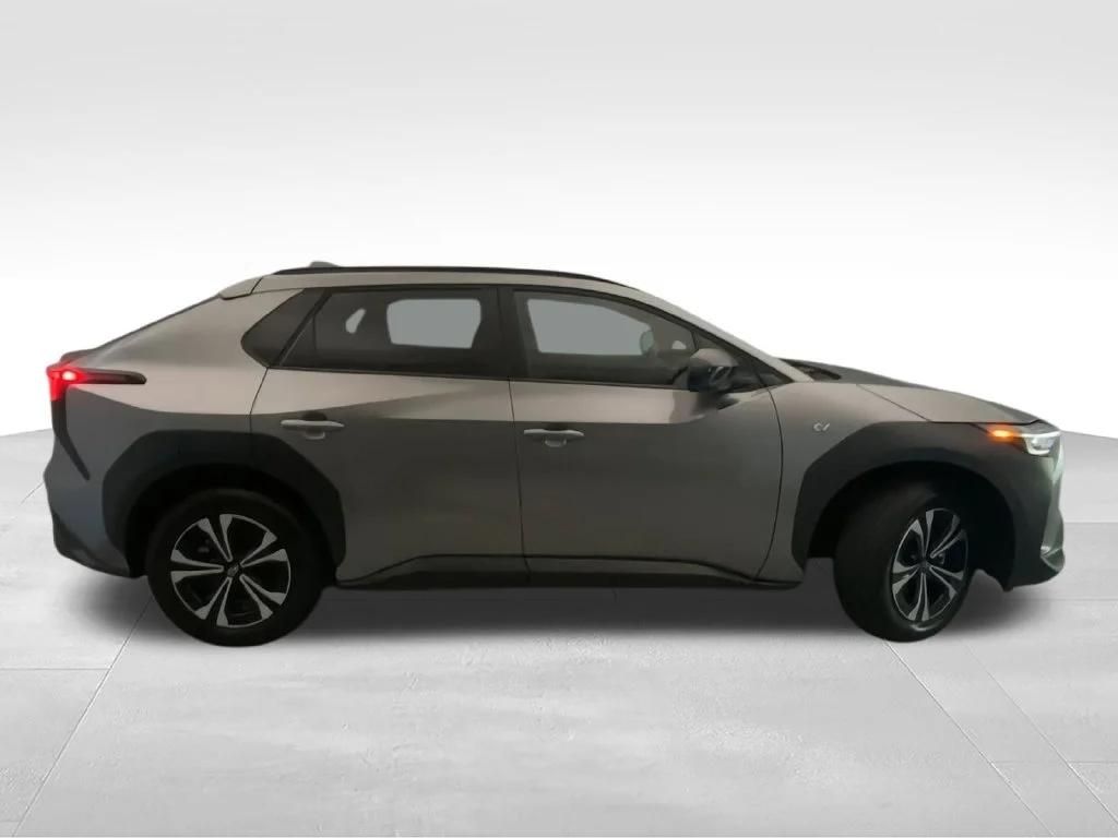 Used 2025 Carbon Subaru Premium image 5
