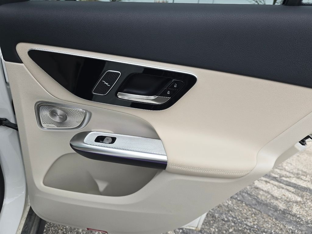 Certified Used 2026 Polar White Mercedes-Benz GLC 300 image 25
