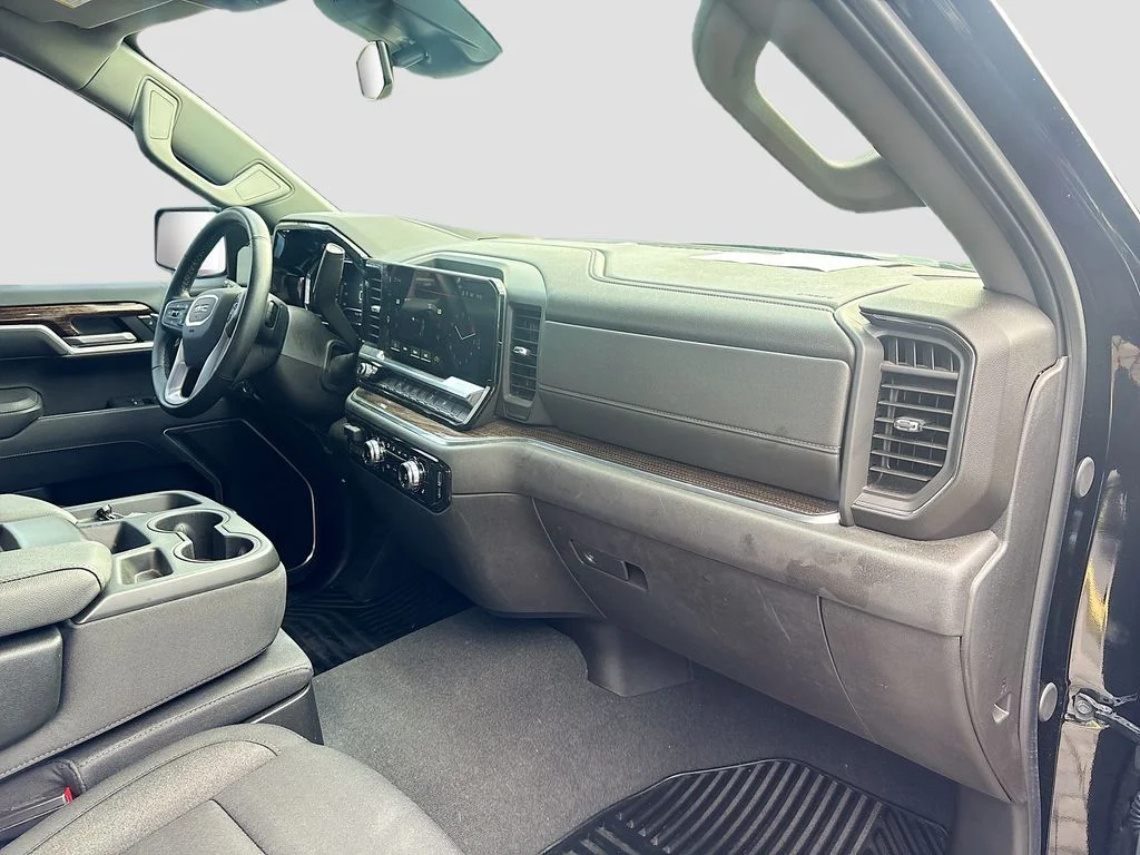 Used 2025 Onyx Black GMC Elevation image 31