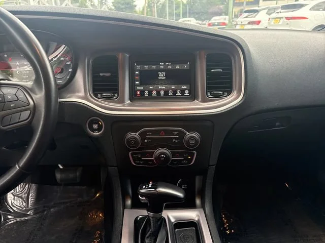 Used 2022 Go Mango Dodge SXT image 24