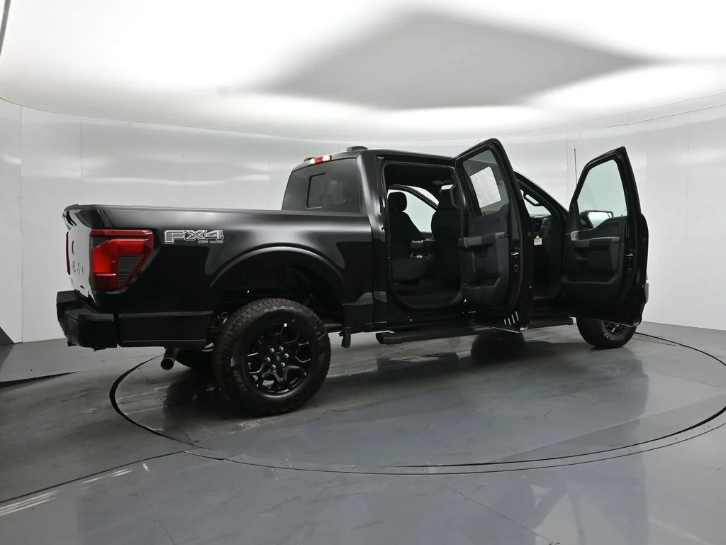 New 2026 Agate Black Metallic Ford XLT image 5