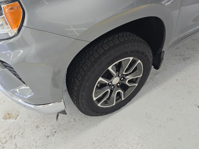 Used 2023 Gray Chevrolet LT image 9