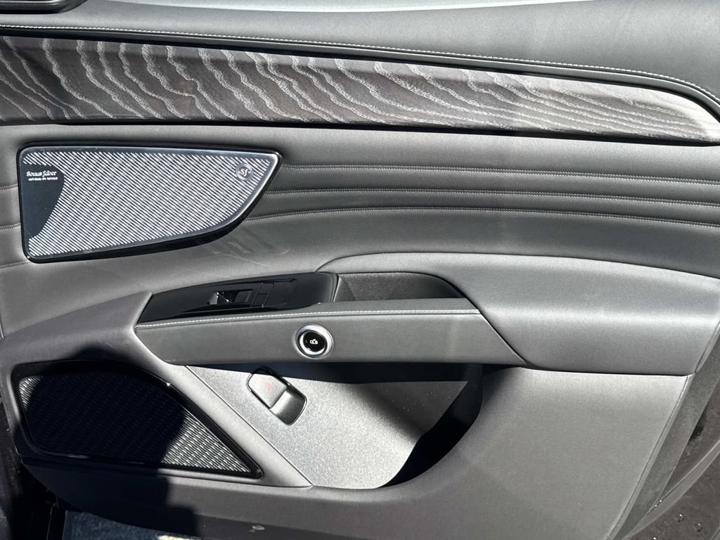 New 2026 Nero Tempesta Metallic Maserati Modena image 27