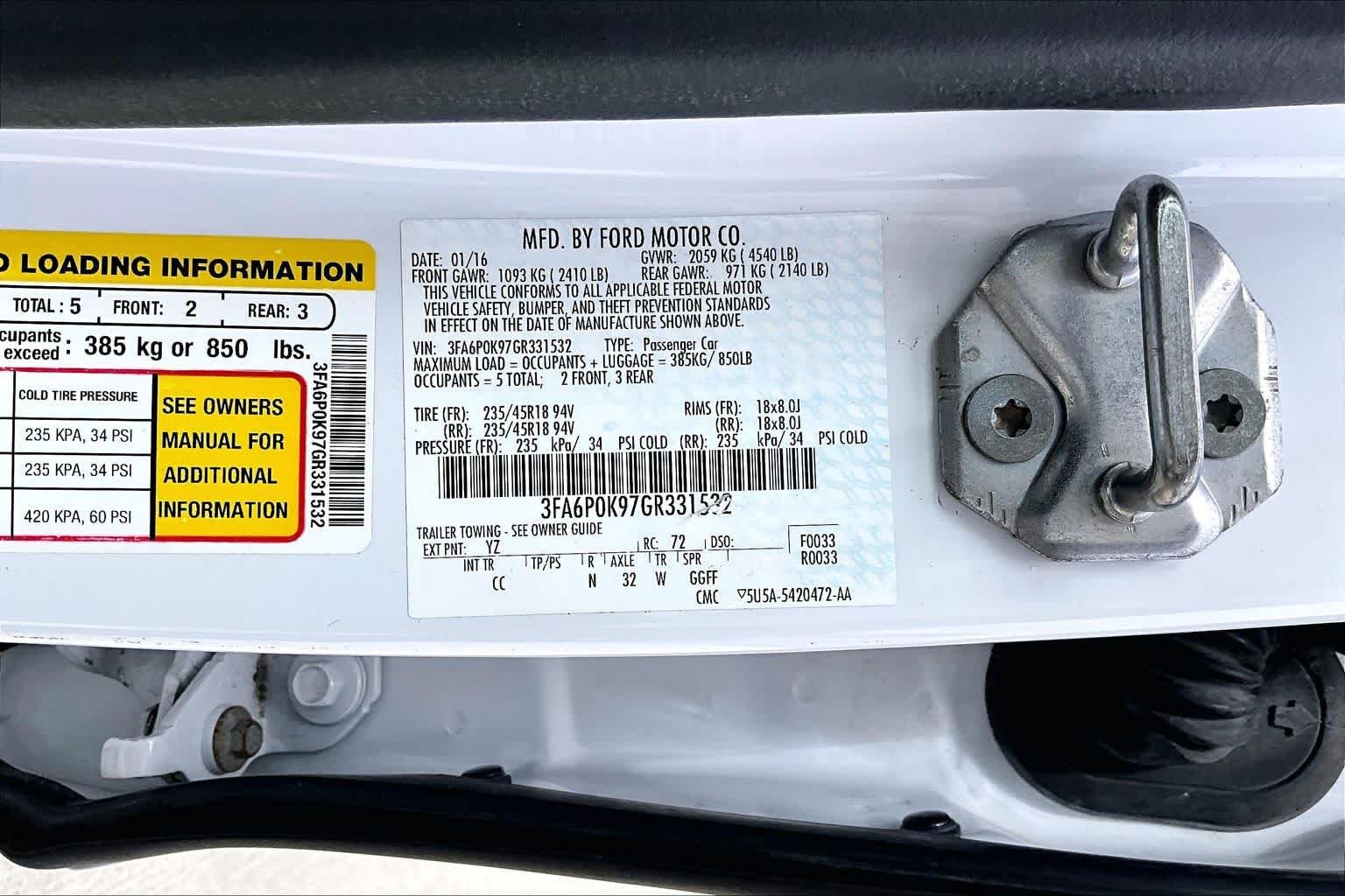 Used 2016 Oxford White Ford Titanium image 31