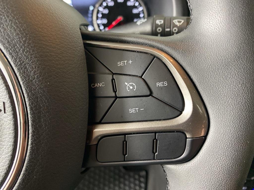 Used 2022 Graphite Gray Jeep Latitude image 15