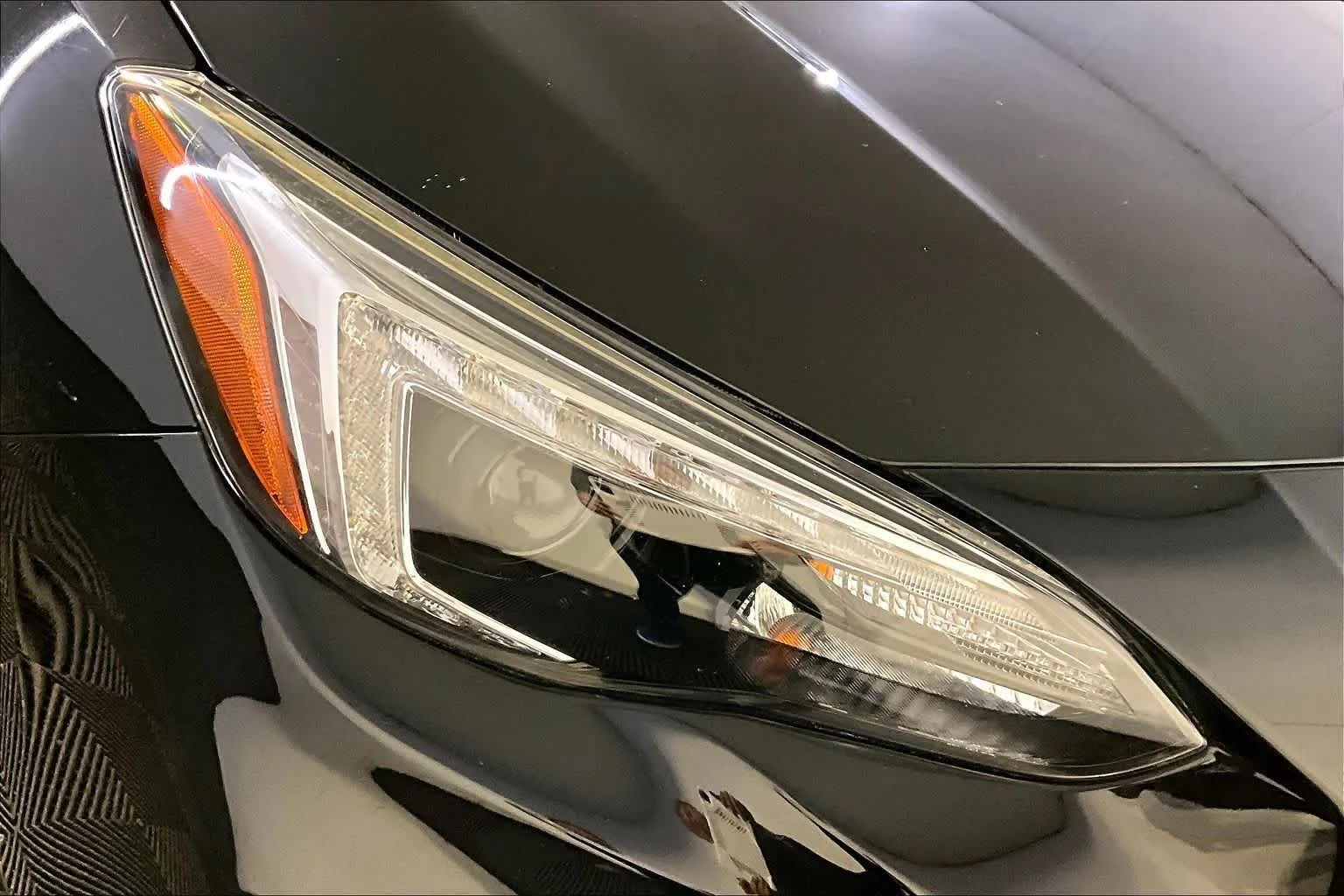 Used 2019 Crystal Black Silica Subaru Limited image 27