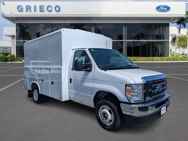2025 Ford Econoline Cutaway E-350 SRW