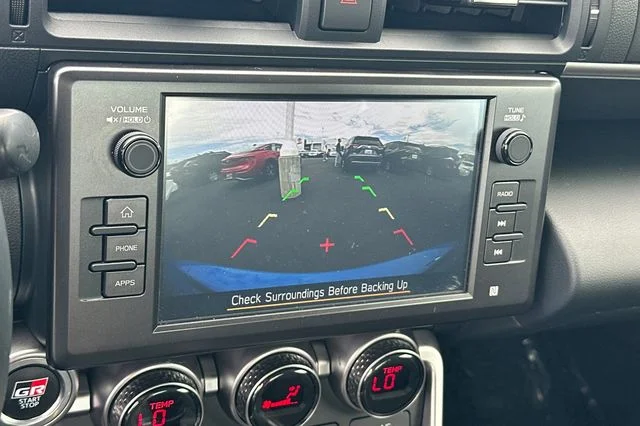 Used 2022  Toyota Base image 19