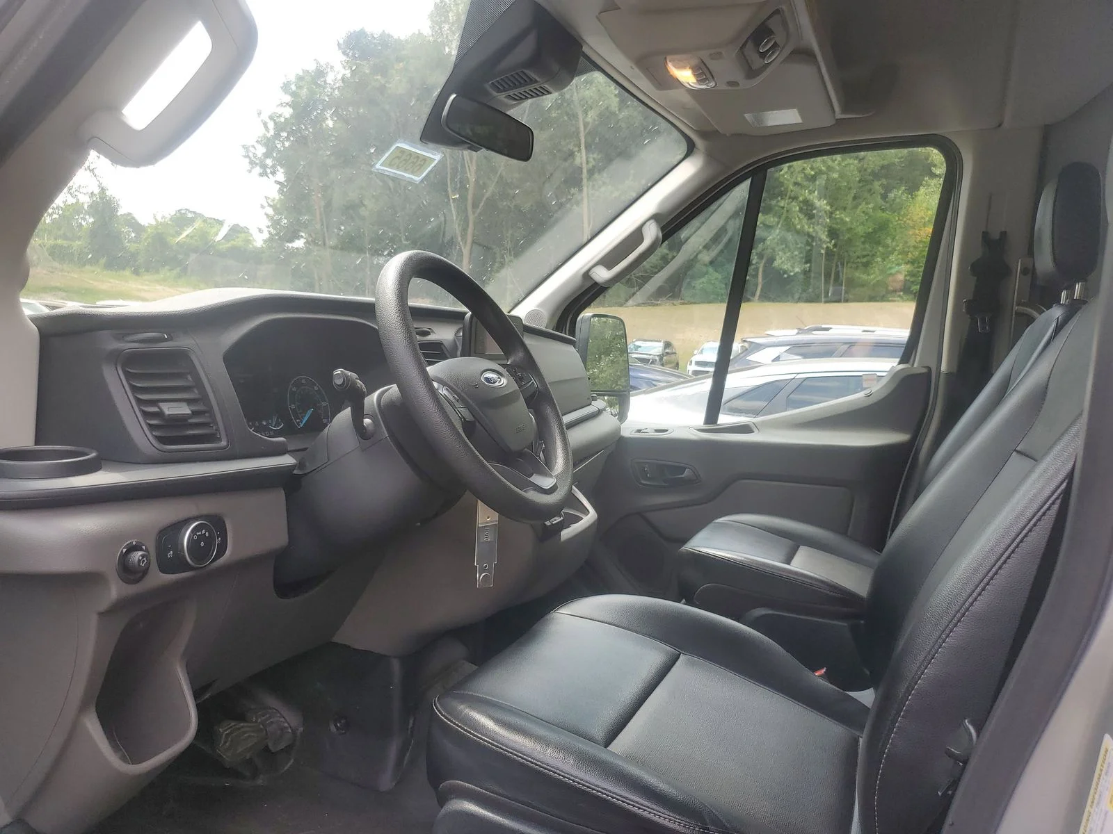 2020 Ford Transit Passenger Van XL - Photo 9