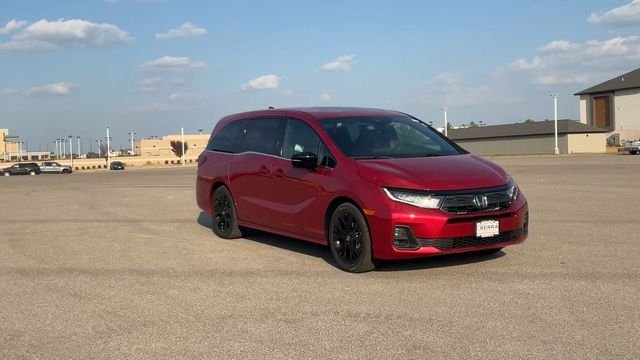 New 2026 Radiant Red Metallic II Honda Sport-L image 2
