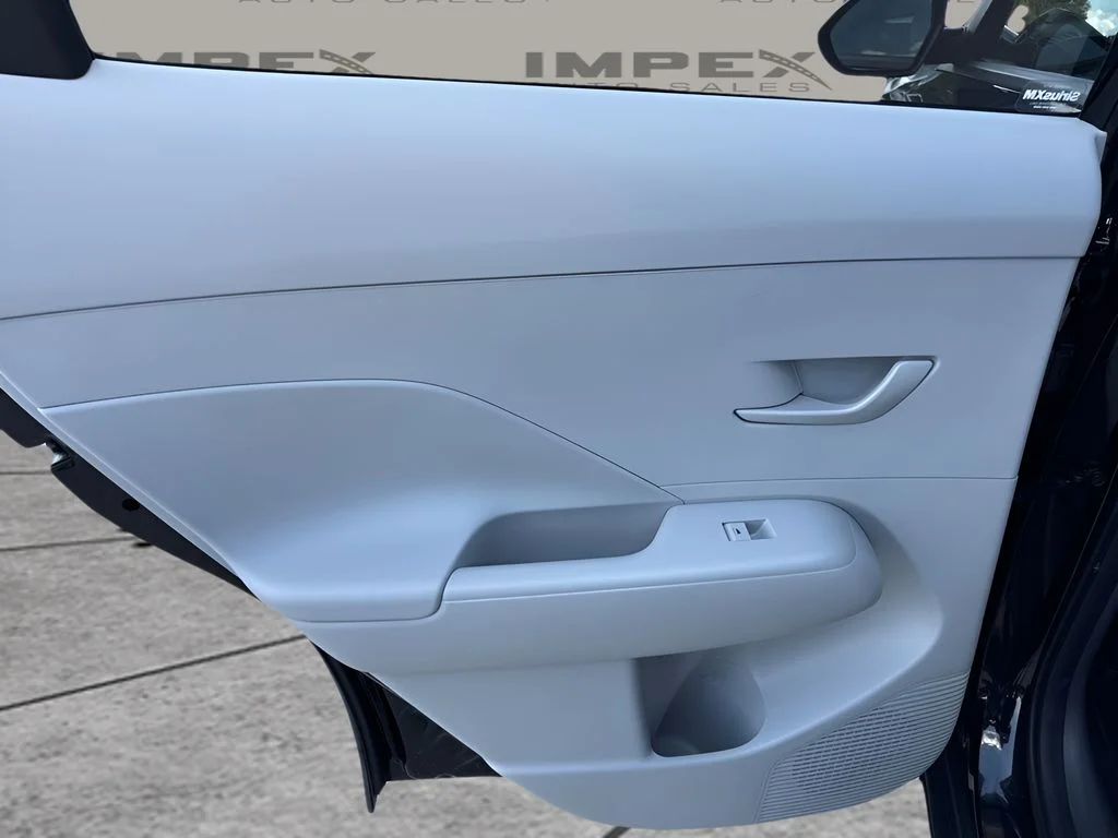 Used 2025 Black Hyundai SEL image 23
