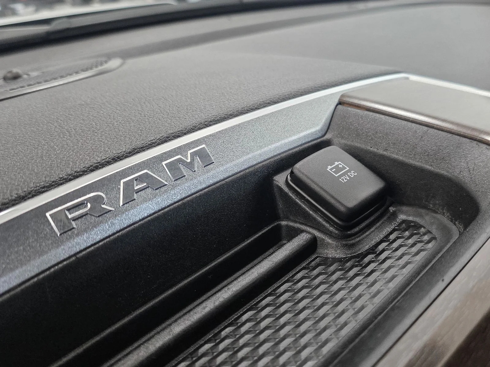 Certified Used 2021 Silver Ram Laramie image 31
