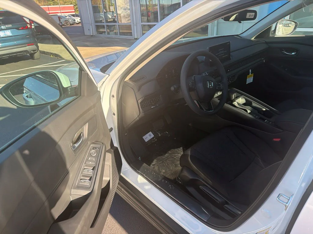 New 2026 Platinum White Pearl Honda LX image 12