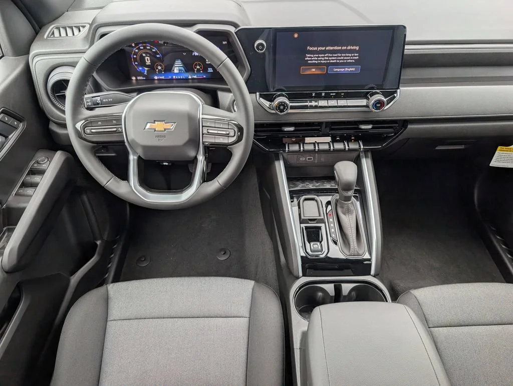 New 2026 Summit White Chevrolet WT image 10