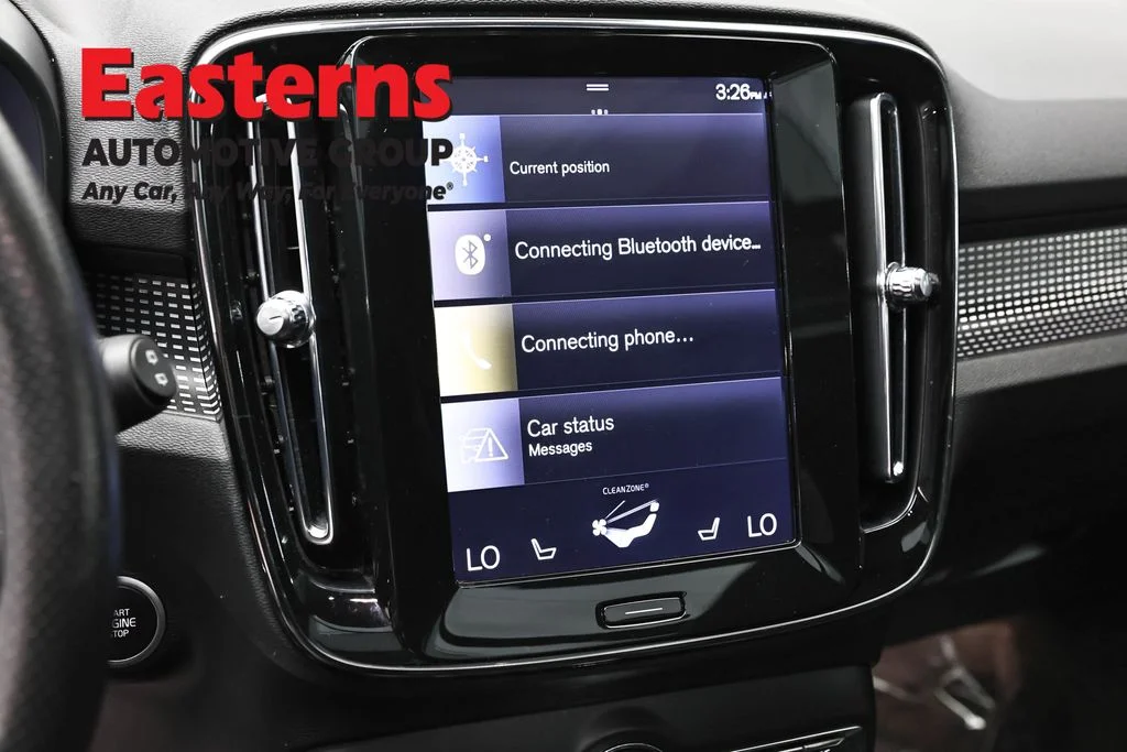 Used 2020 Blue Volvo R-Design image 18