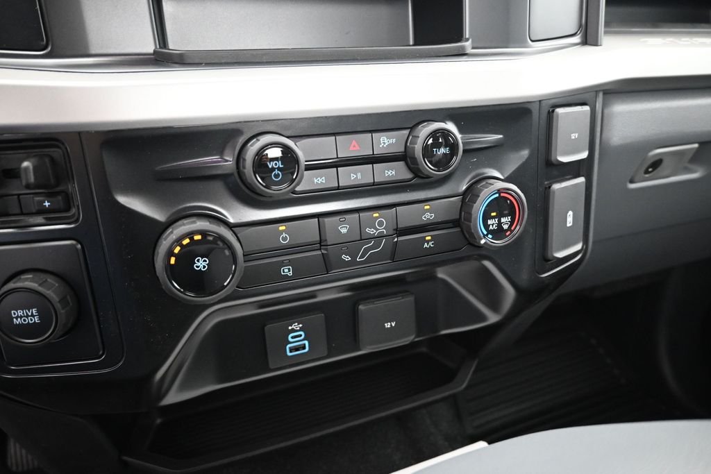 New 2026 Oxford White Ford XL image 13
