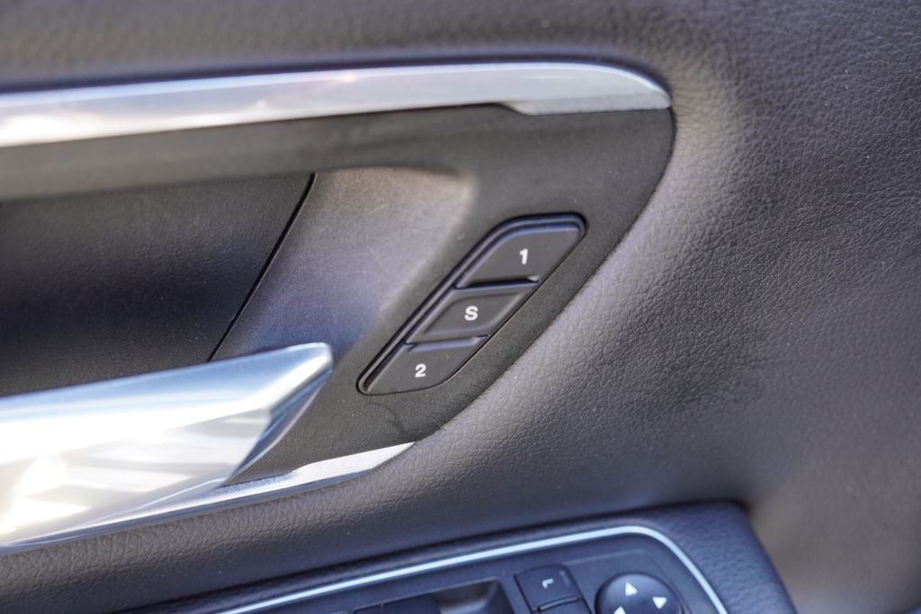 Used 2021 Billet Silver Metallic Clearcoat Ram Laramie image 22